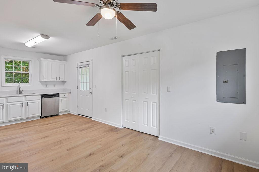 905 Hanover Street Salisbury, MD 21801 - Photo 18 of 40 Bright and airy kitchen with modern finishes.
