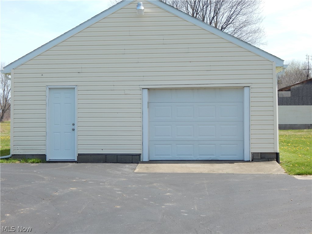 4282 Ridge Road Cortland, OH 44410 - Photo 6 of 33 Gallery Image 6