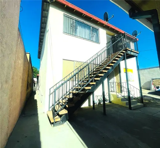 $1,000,000 | 5609 East Beverly Boulevard, East Los Angeles, CA 90022