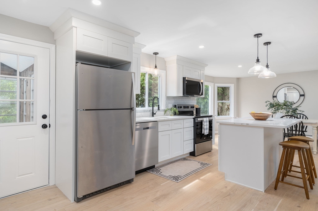 9 Theodore Lane Attleboro, MA 02703 - Photo 13 of 39 Gallery Image 13