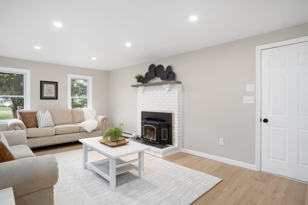 9 Theodore Lane Attleboro, MA 02703 - Photo 3 of 39 Gallery Image 3