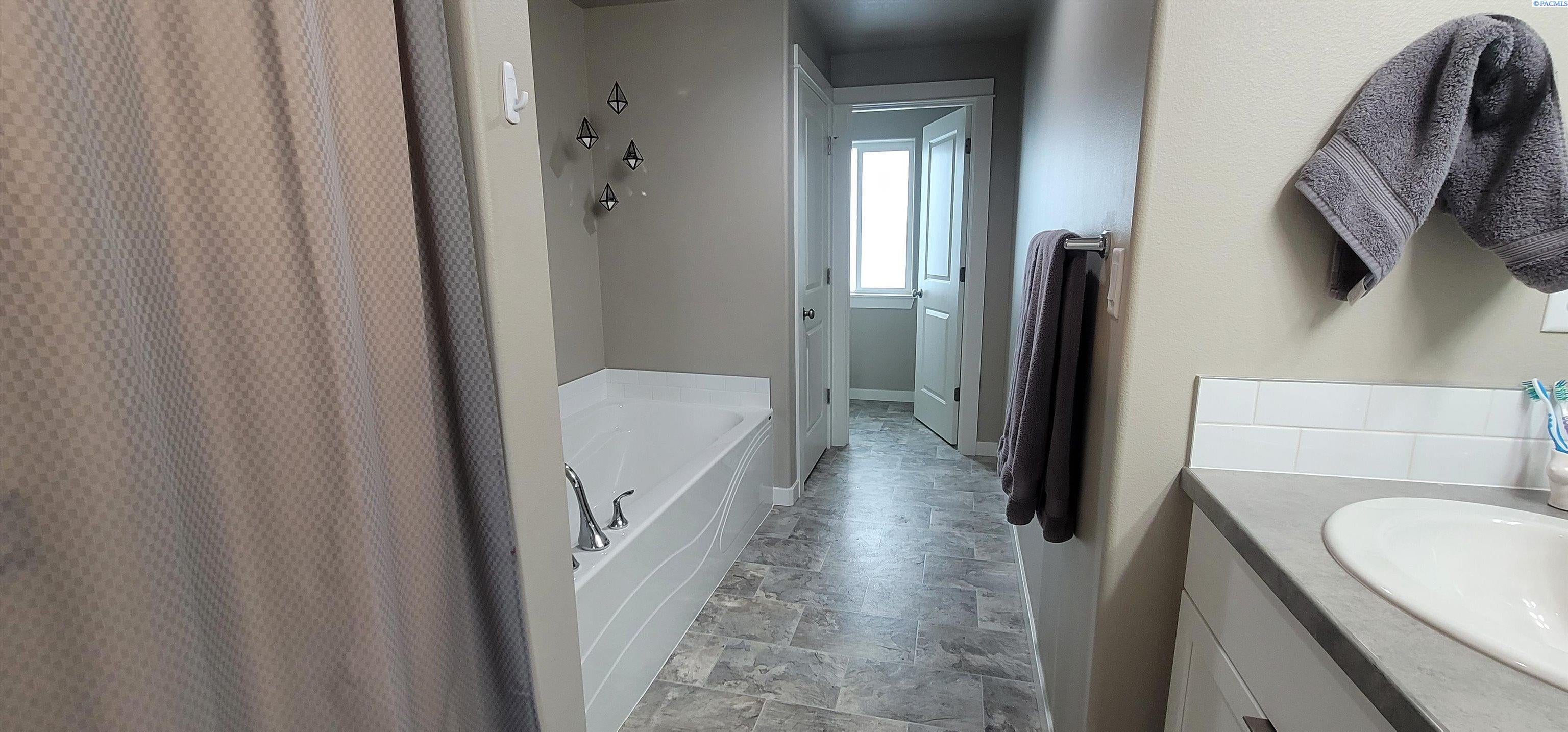 3062 Duval Loop Richland, WA 99352 - Photo 18 of 38 Gallery Image 18