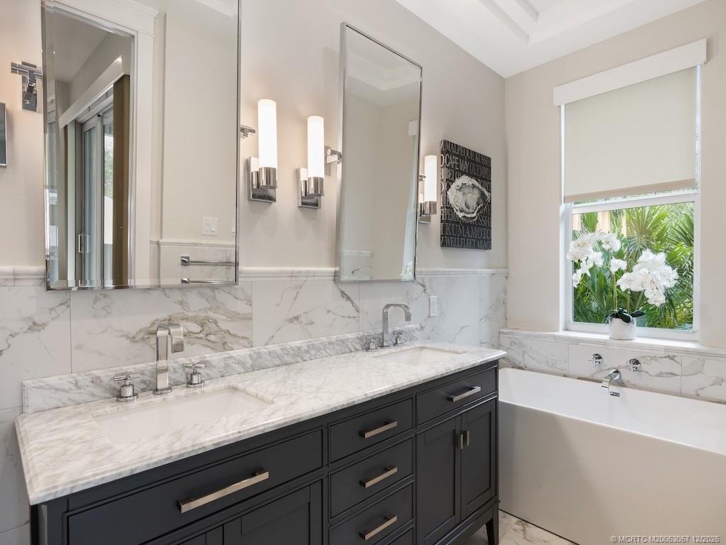 417 Southwest Akron Avenue Stuart, FL 34994 - Photo 32 of 49