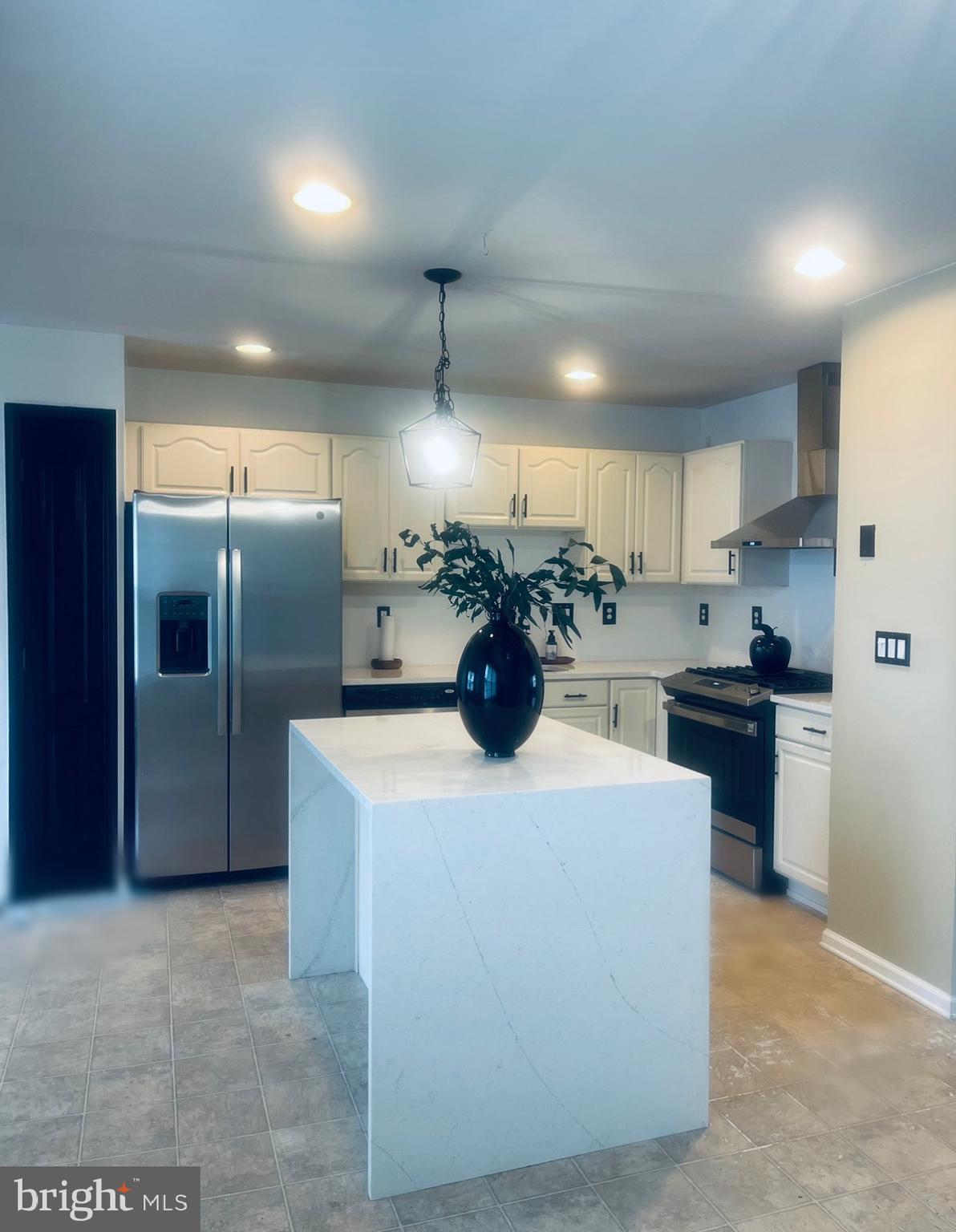 1031 Moore Road Thorofare, NJ 08086 - Photo 4 of 15