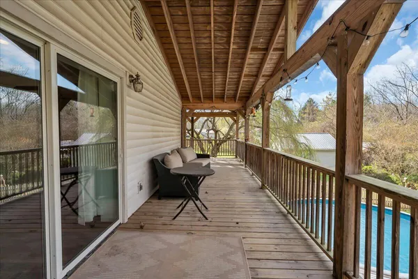 $550,000 | 162 1st Street, Monteagle, TN 37356