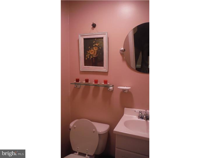 112 Thorndike Road Philadelphia, PA 19115 - Photo 17 of 25 Half Bath