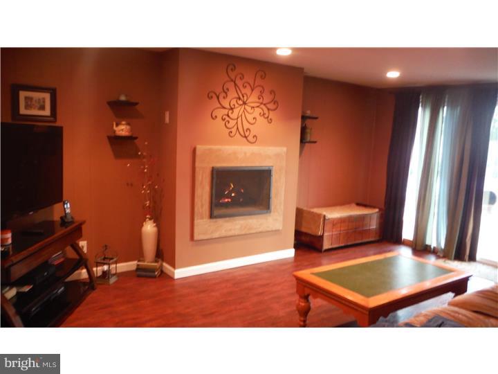 112 Thorndike Road Philadelphia, PA 19115 - Photo 18 of 25 Family Room