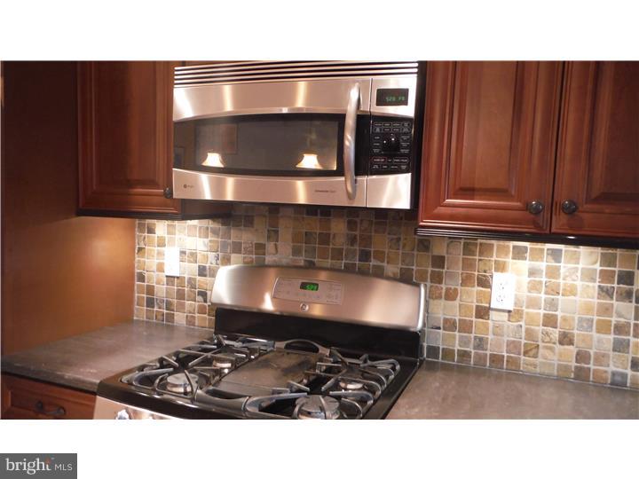 112 Thorndike Road Philadelphia, PA 19115 - Photo 7 of 25 Kitchen