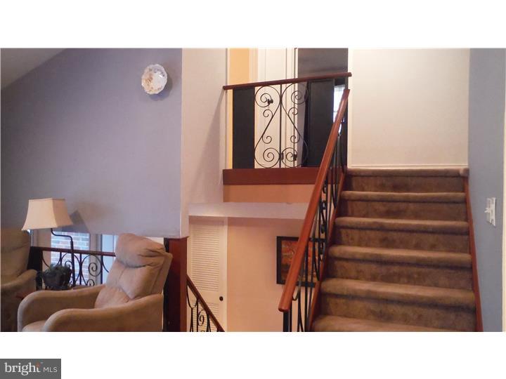 112 Thorndike Road Philadelphia, PA 19115 - Photo 8 of 25