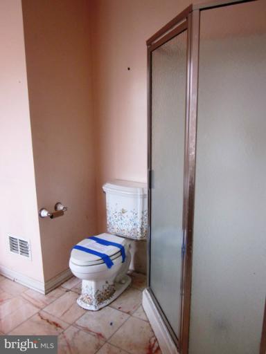 9727 Eustice Road Randallstown, MD 21133 - Photo 15 of 29 Bath (Master) 2
