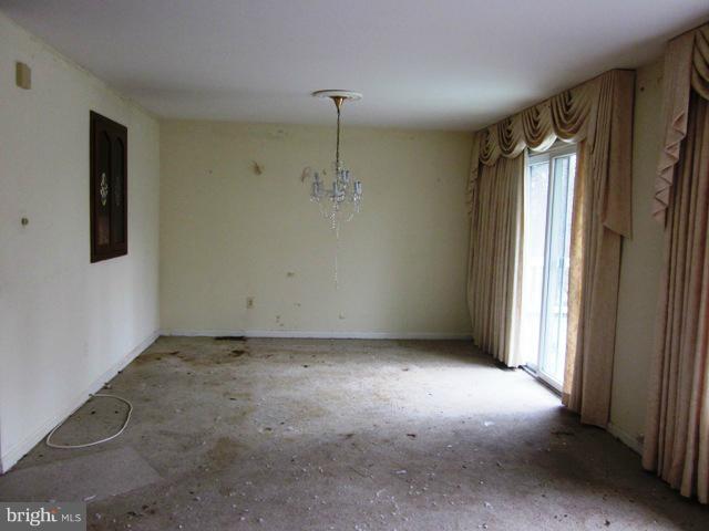 9727 Eustice Road Randallstown, MD 21133 - Photo 19 of 29 Living Room