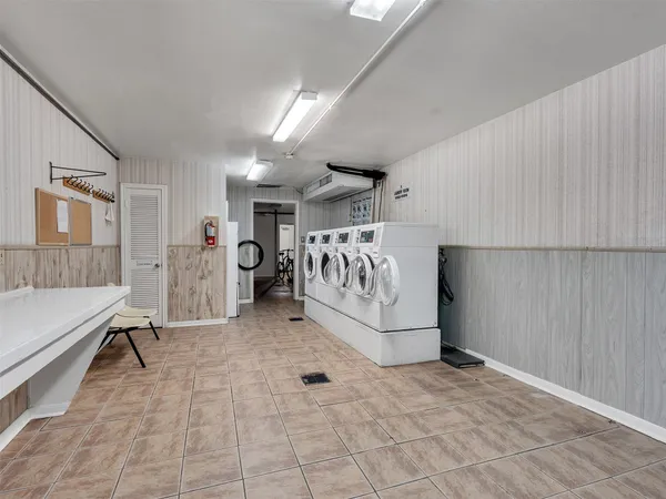 a view of an entryway with a livingroom