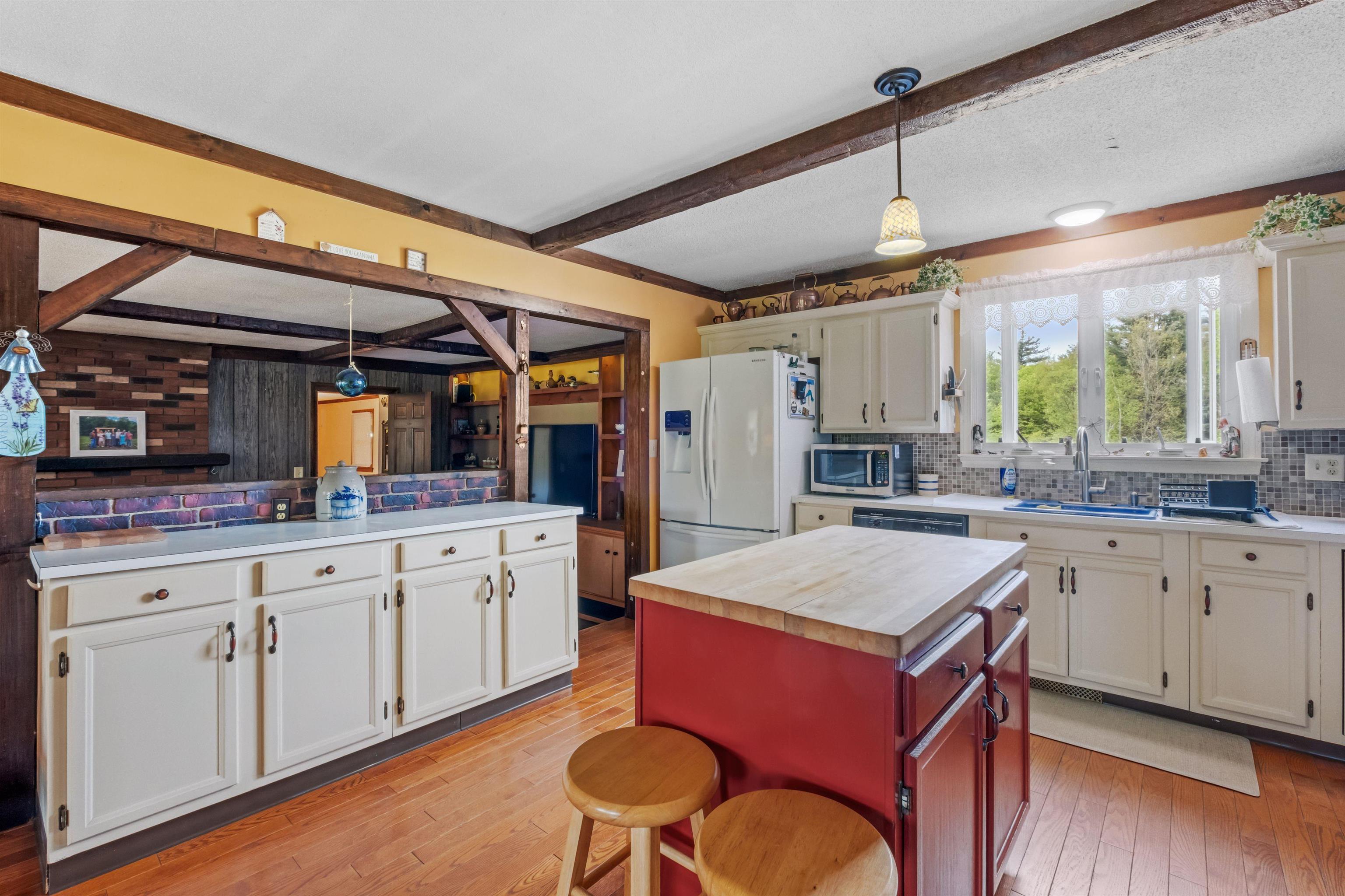 282 Currier Road Hill, NH 03243 - Photo 4 of 59