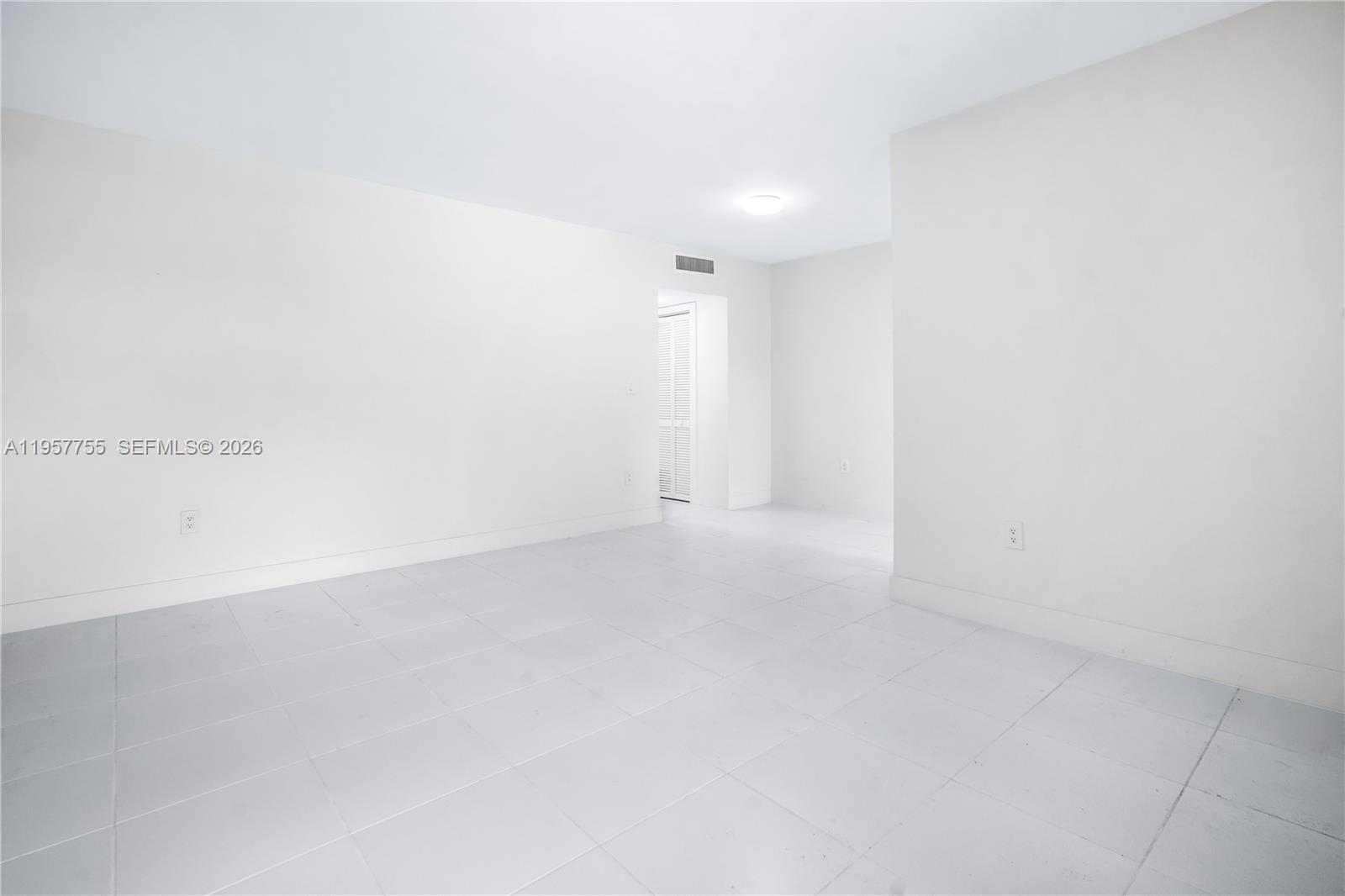 10375-35-55 Southwest 40th Street Miami, FL 33165 - Photo 8 of 13