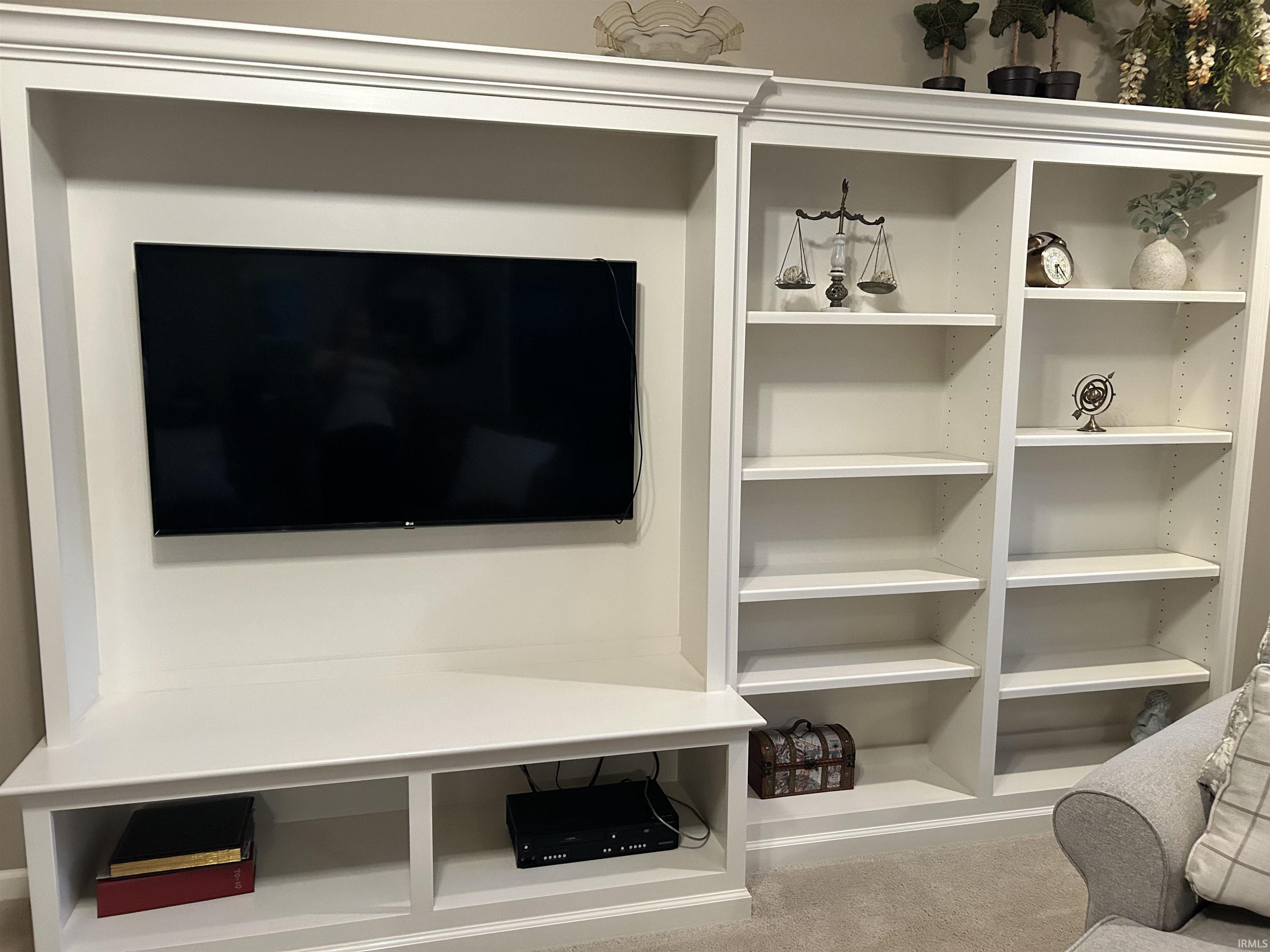 7115 Fallingbrook Lane Fort Wayne, IN 46815 - Photo 4 of 19