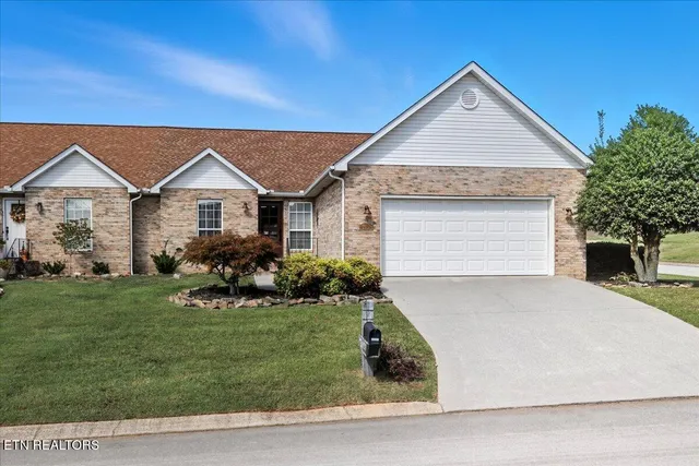 $389,900 | 205 Royal Oaks Drive, Maryville, TN 37801