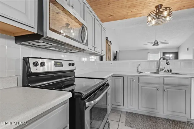 $389,900 | 205 Royal Oaks Drive, Maryville, TN 37801