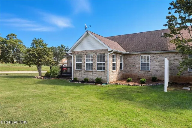 $389,900 | 205 Royal Oaks Drive, Maryville, TN 37801