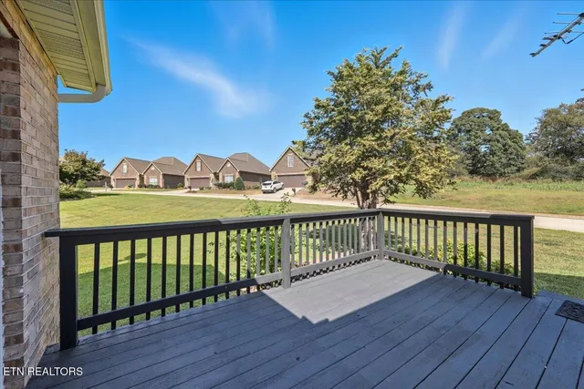 $389,900 | 205 Royal Oaks Drive, Maryville, TN 37801