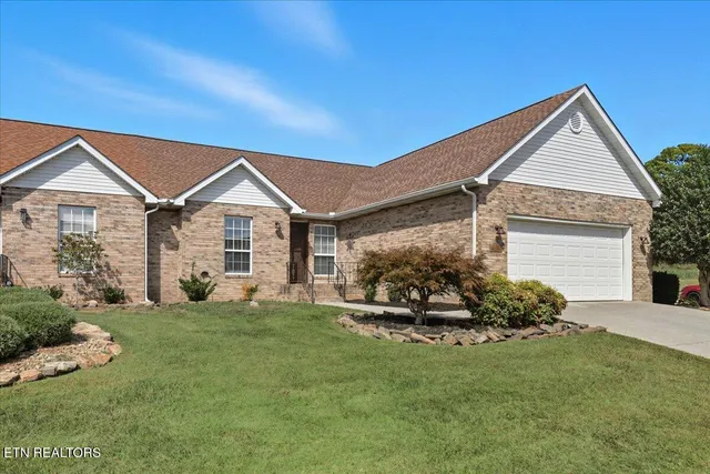 $389,900 | 205 Royal Oaks Drive, Maryville, TN 37801