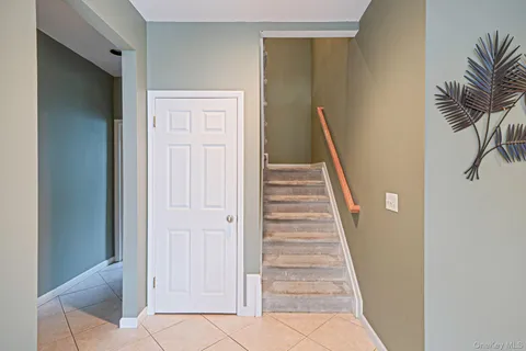 $999,000 | 6 Westover Court, Shoreham, NY 11786