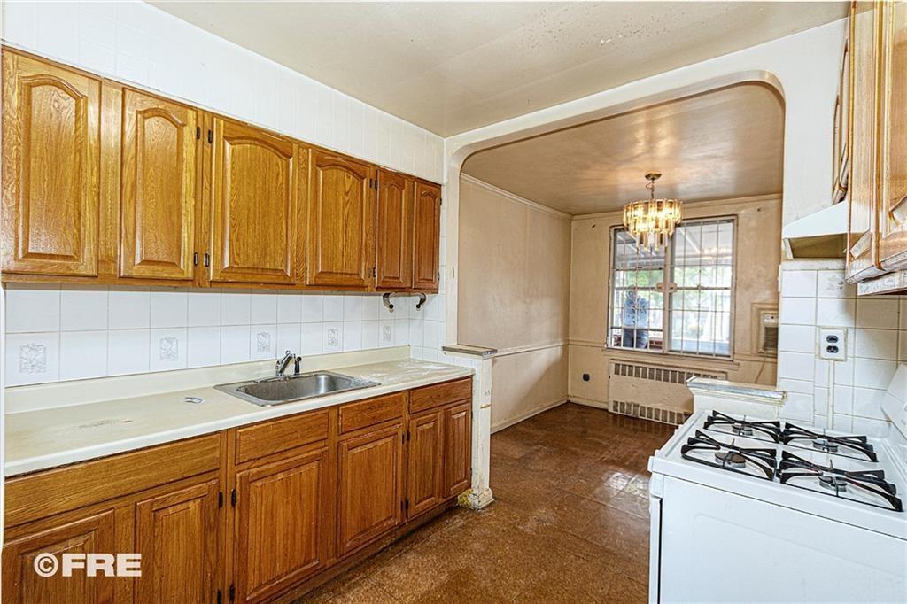 691 Remsen Avenue Brooklyn, NY 11236 - Photo 4 of 14