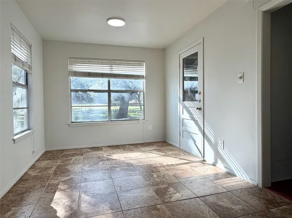 $2,200 | 17501 Ranch To Market Road 150, Driftwood, TX 78619