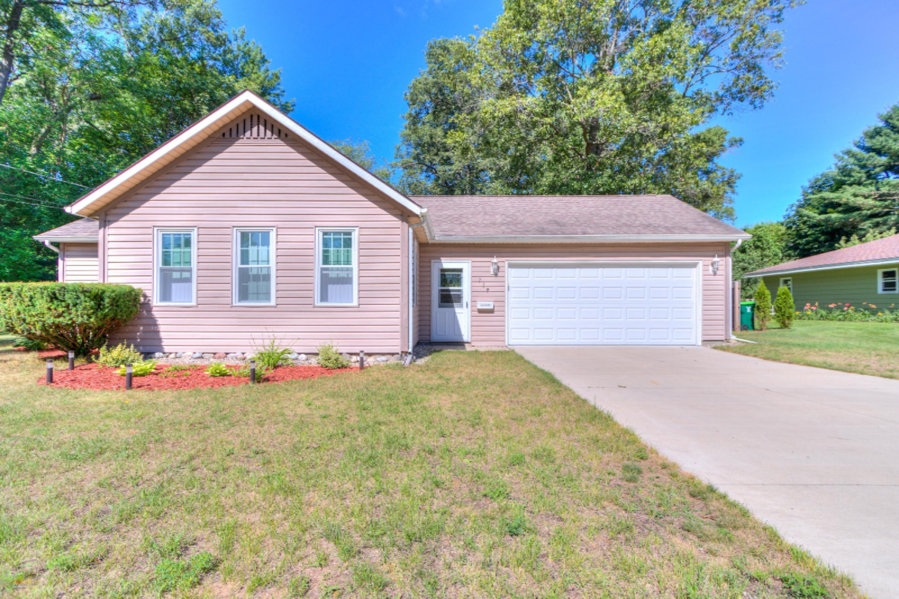 939 Horton Road Muskegon, MI 49445 - Photo 1 of 39 939 Horton Final (5 of 39)