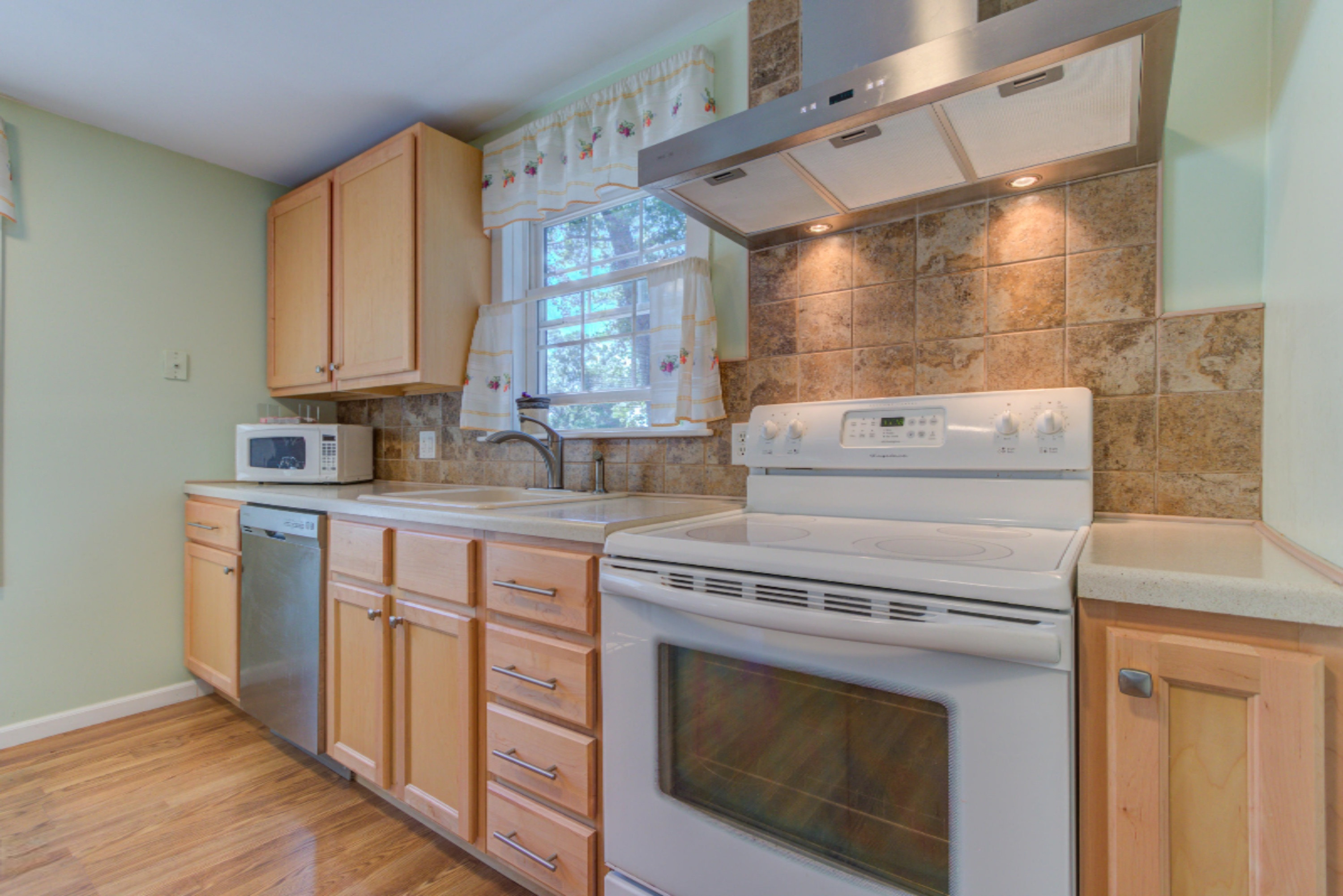 939 Horton Road Muskegon, MI 49445 - Photo 10 of 39 939 Horton Final (19 of 39)