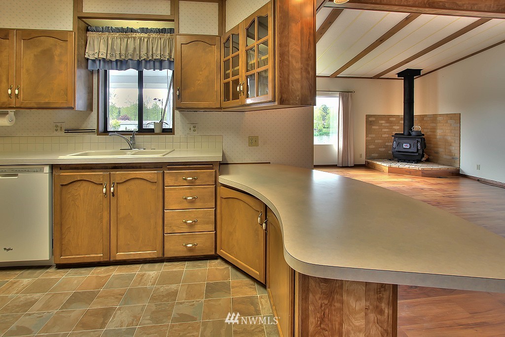 23806 Lake Drive East Bothell, WA 98021 - Photo 12 of 25