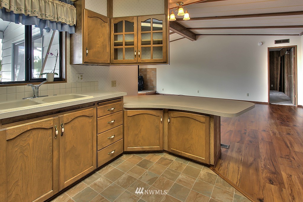 23806 Lake Drive East Bothell, WA 98021 - Photo 13 of 25