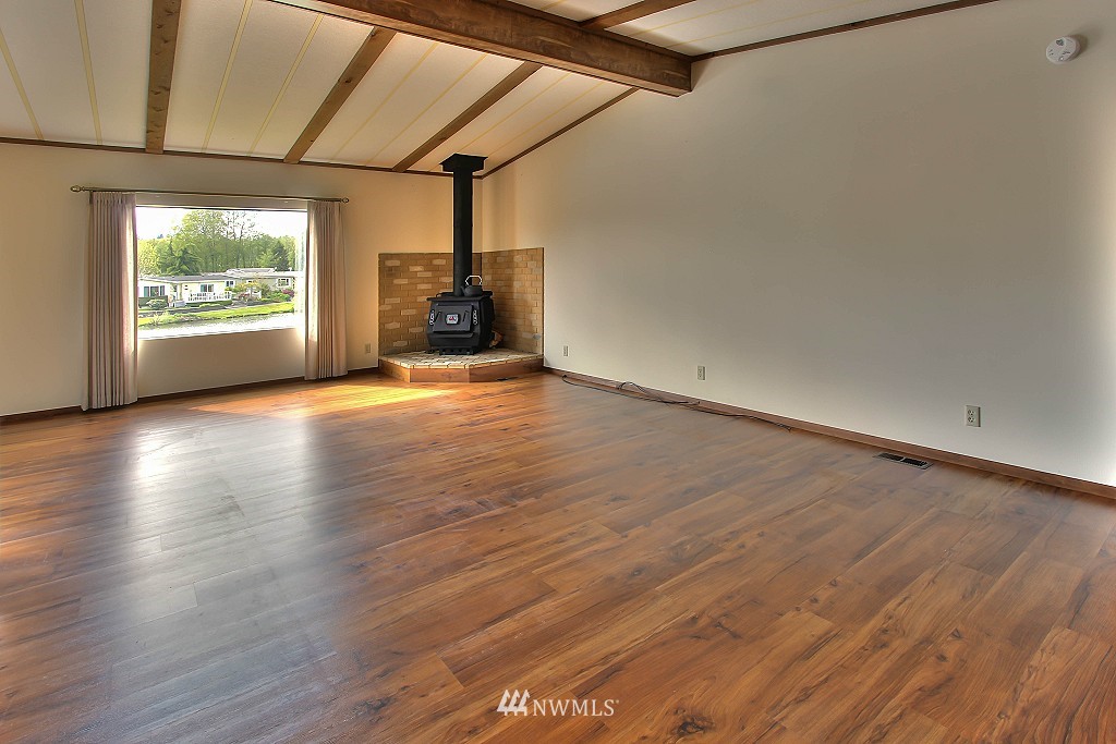 23806 Lake Drive East Bothell, WA 98021 - Photo 15 of 25