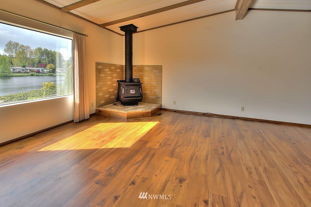 23806 Lake Drive East Bothell, WA 98021 - Photo 17 of 25