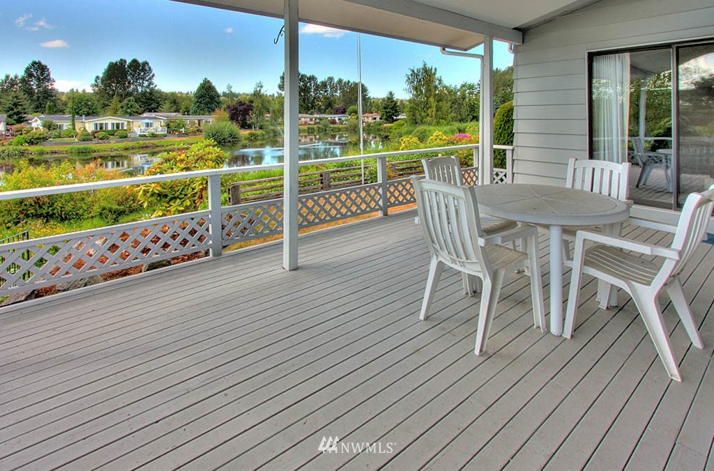 23806 Lake Drive East Bothell, WA 98021 - Photo 10 of 25