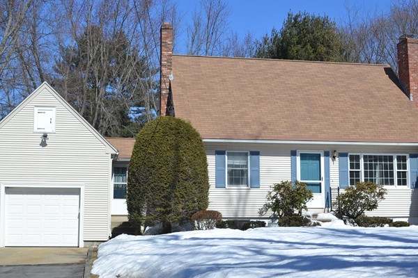 110 Boston Post Road Wayland, MA 01778 - Photo 1 of 20 a front view of a house with garden