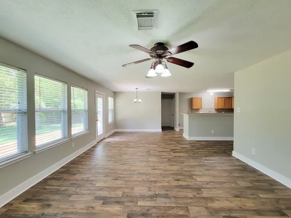 $1,750 | 16842 Marlin Spike Way, Crosby, TX 77532