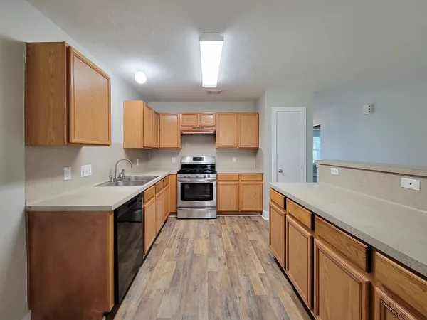 $1,750 | 16842 Marlin Spike Way, Crosby, TX 77532