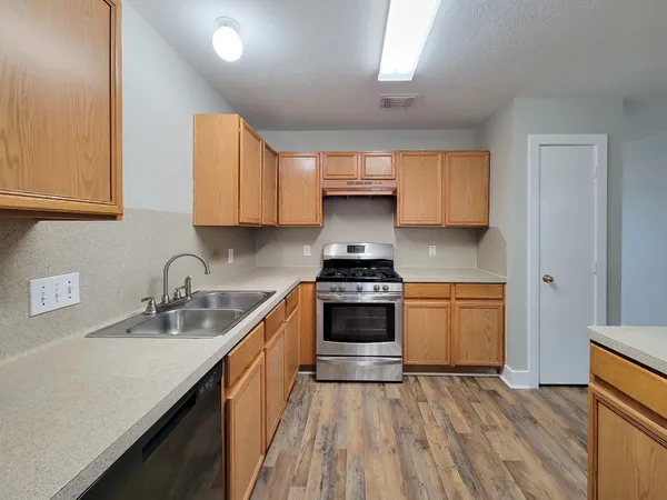 $1,750 | 16842 Marlin Spike Way, Crosby, TX 77532