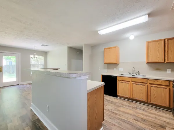 $1,750 | 16842 Marlin Spike Way, Crosby, TX 77532