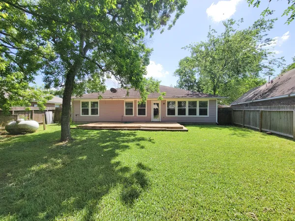 $1,750 | 16842 Marlin Spike Way, Crosby, TX 77532