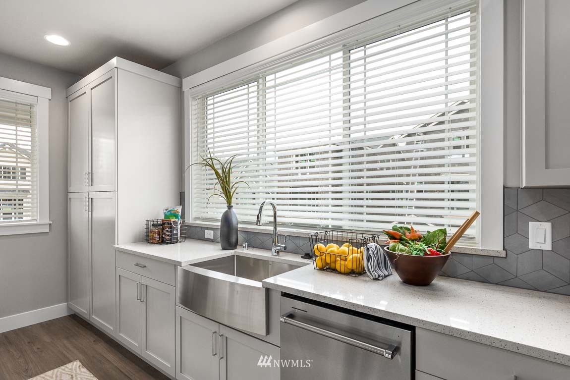 19525 3rd Drive Southeast, Unit 16 Bothell, WA 98012 - Photo 6 of 10 Gallery Image 6