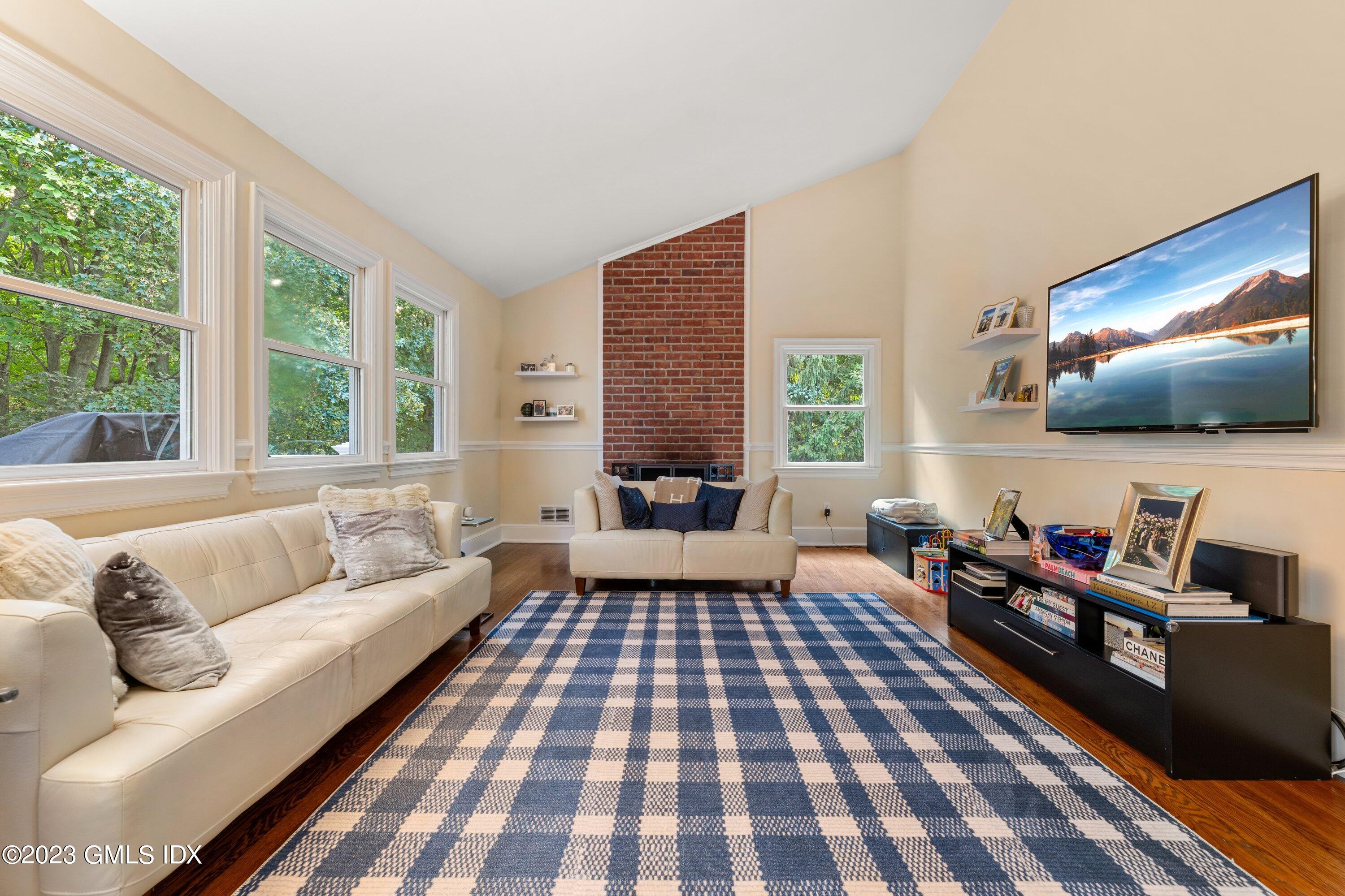 176 Valley Road Cos Cob, CT 06807 - Photo 6 of 33 DSC_8114.jpg-SMALL