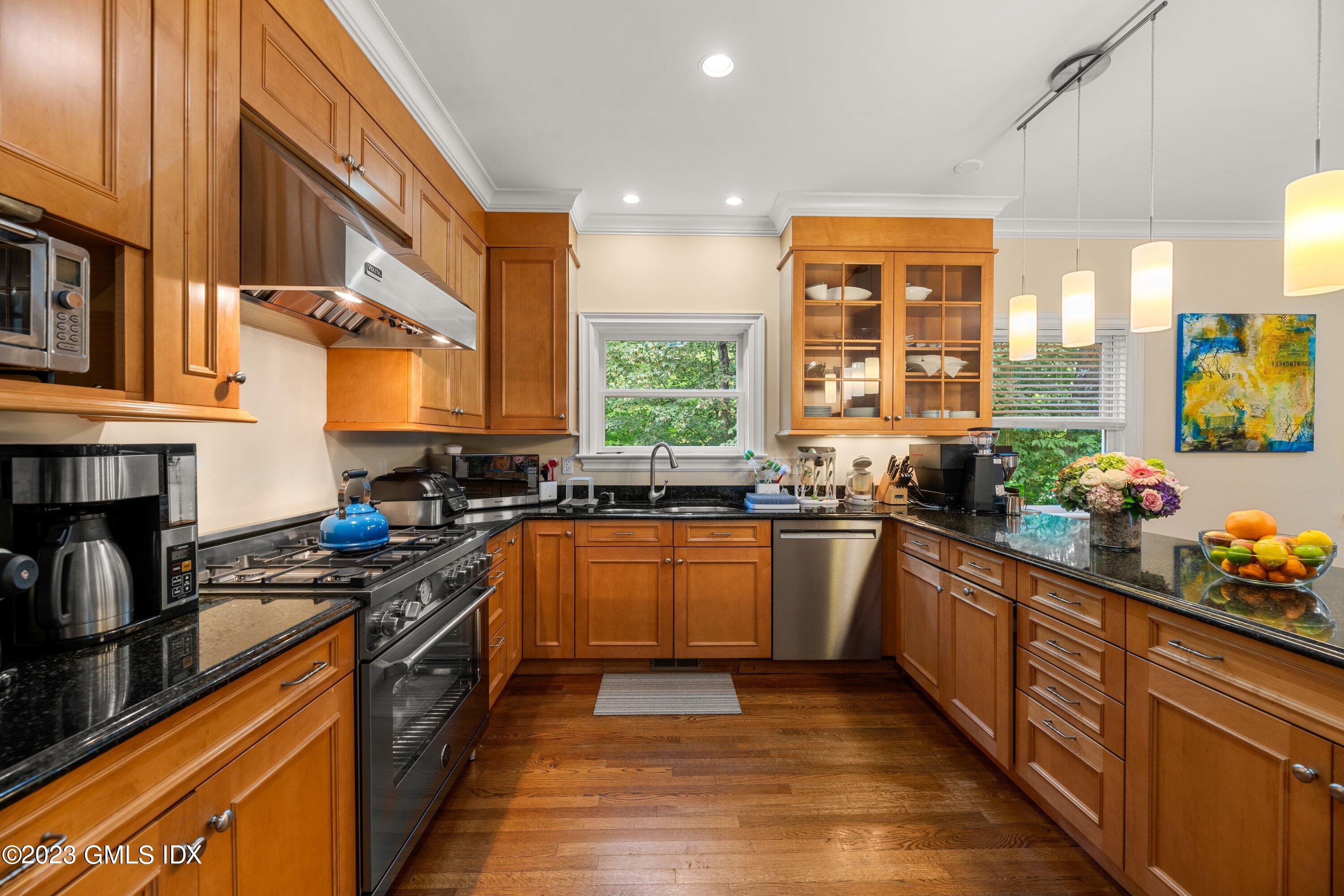 176 Valley Road Cos Cob, CT 06807 - Photo 8 of 33 DSC_8044.jpg-SMALL