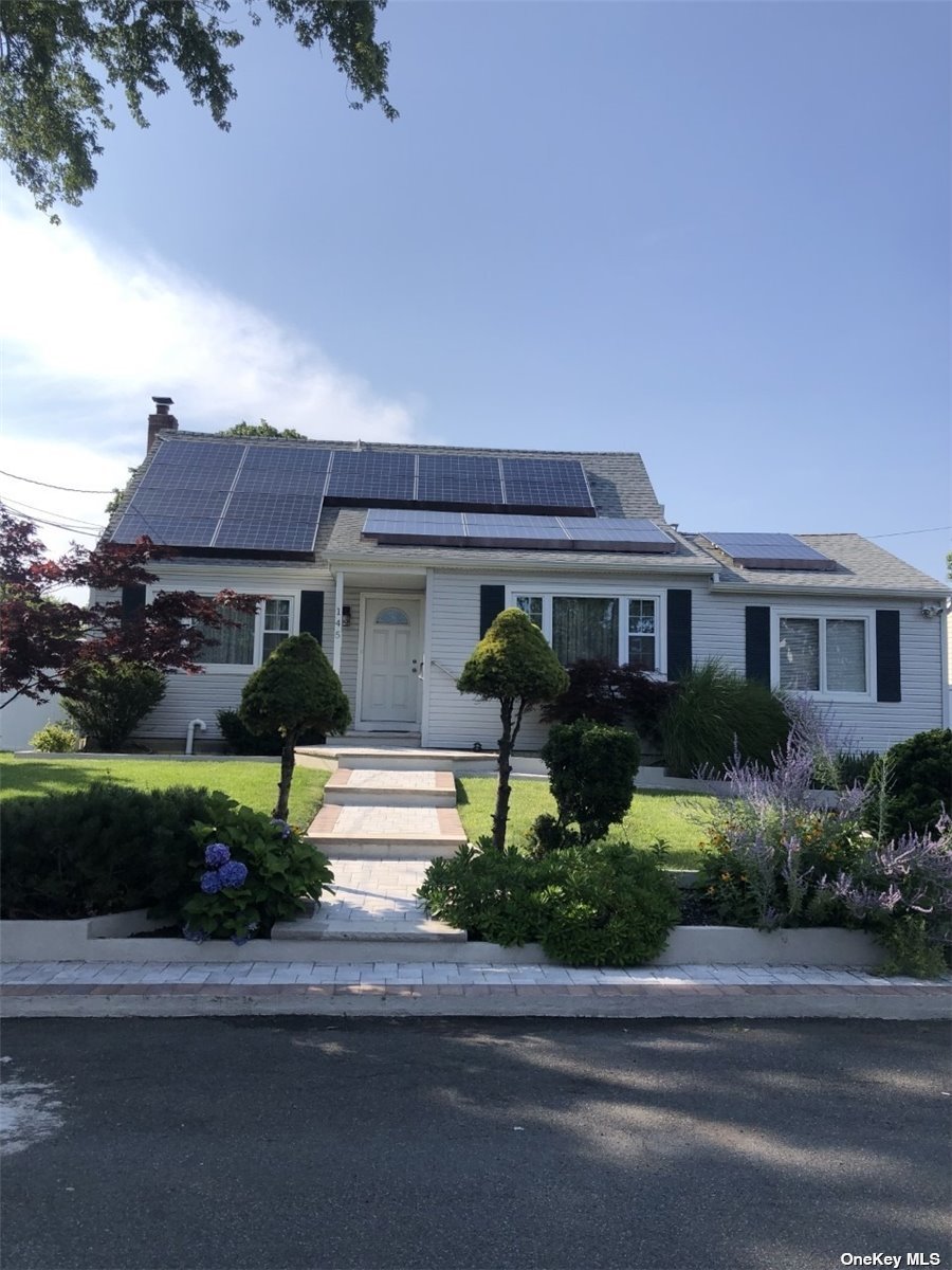 145 Tremont Road Lindenhurst, NY 11757 - Photo 1 of 1 Gallery Image 1