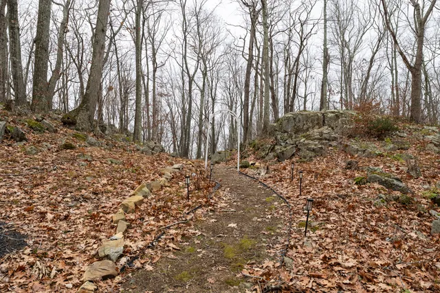 $620,000 | 286 Weatherly Trail, Guilford, CT 06437