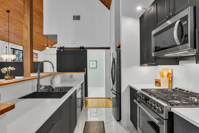 $620,000 | 286 Weatherly Trail, Guilford, CT 06437