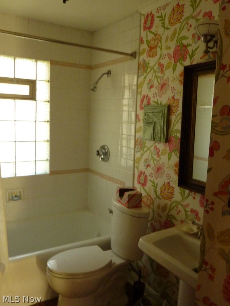 997 Roanoke Road Cleveland Heights, OH 44121 - Photo 15 of 25