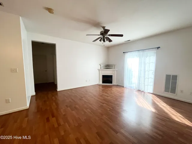 $1,617 | 406 Osprey Cove, Elizabeth City, NC 27909