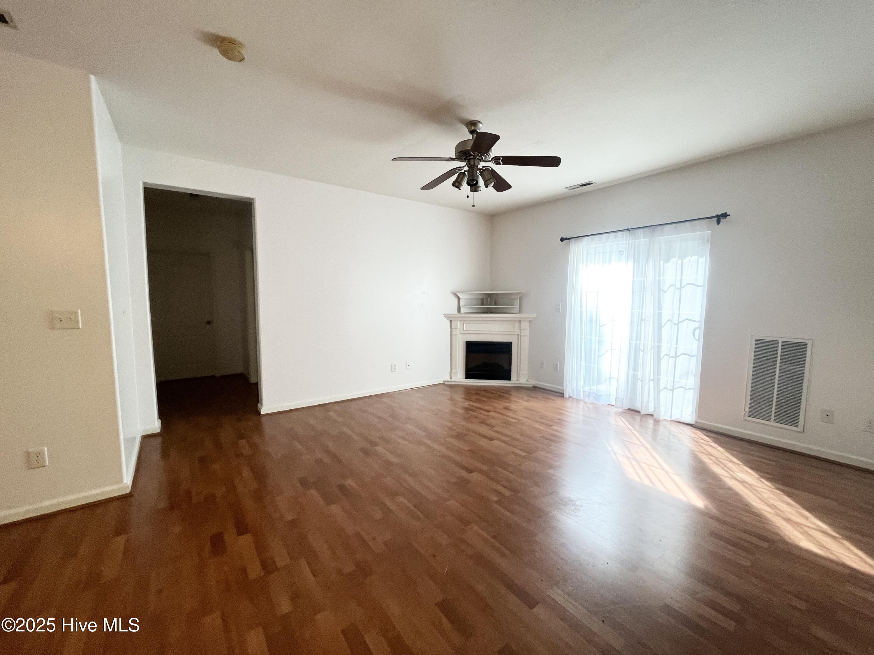 406 Osprey Cove Elizabeth City, NC 27909 - Photo 3 of 12 original (2)