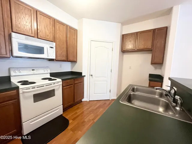 $1,617 | 406 Osprey Cove, Elizabeth City, NC 27909